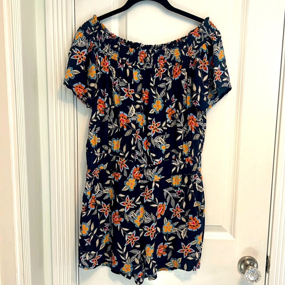 Women’s loft floral off the shoulder romper. Size M